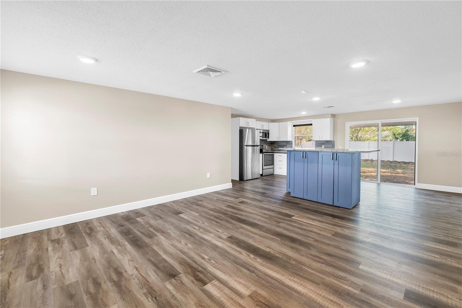 Single Family Residence at 518 62ND AVE NE, ST PETERSBURG, photo 6 of 35