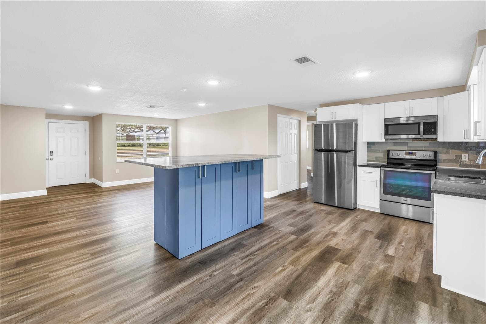 Single Family Residence at 518 62ND AVE NE, ST PETERSBURG, photo 11 of 35