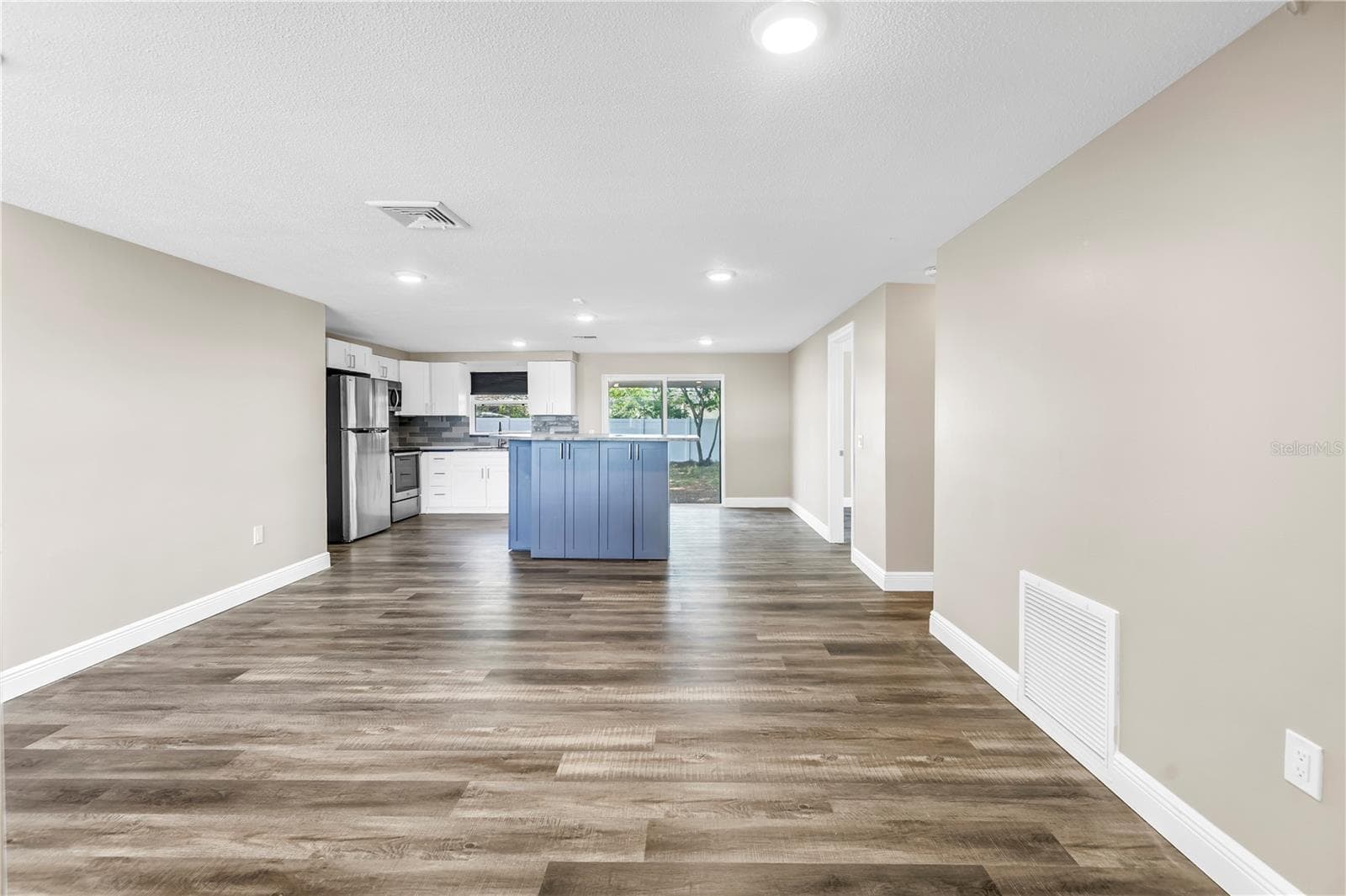 Single Family Residence at 518 62ND AVE NE, ST PETERSBURG, photo 12 of 35