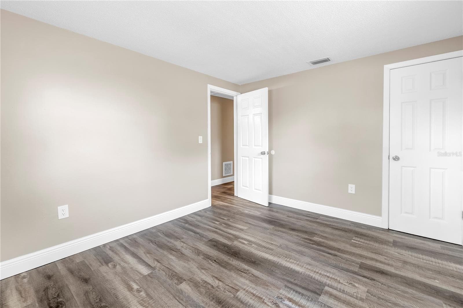Single Family Residence at 518 62ND AVE NE, ST PETERSBURG, photo 28 of 35