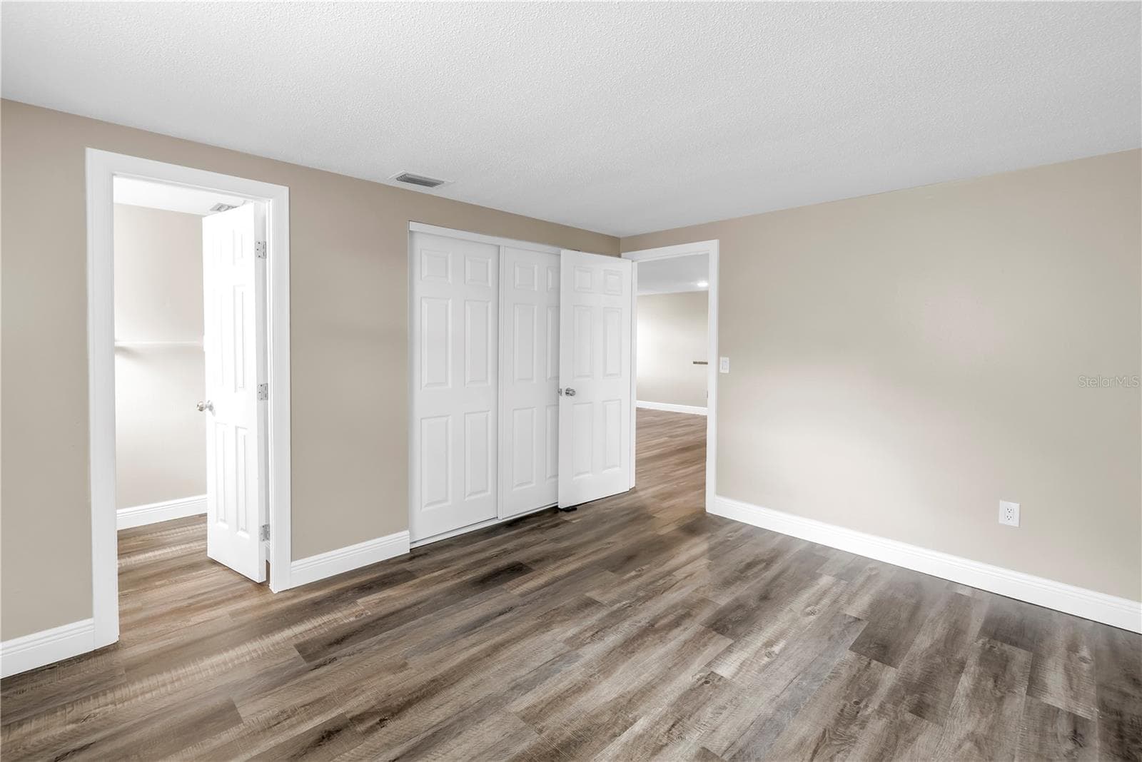 Single Family Residence at 518 62ND AVE NE, ST PETERSBURG, photo 16 of 35