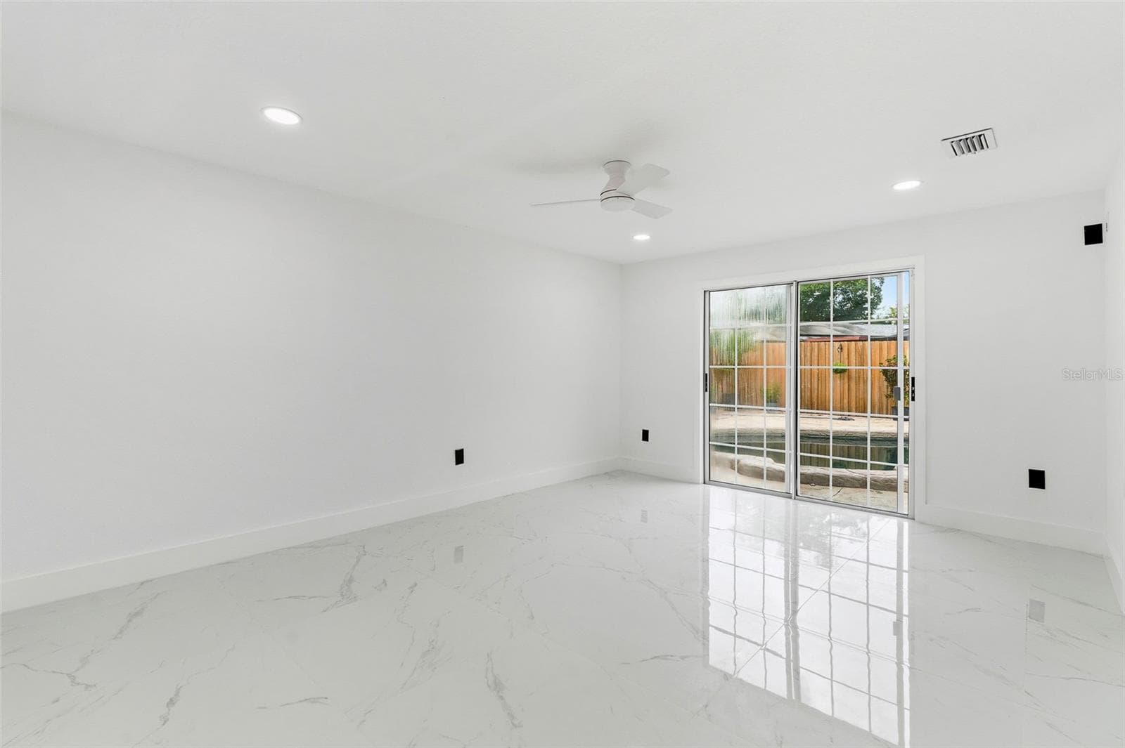 Single Family Residence at 5308 BLACK PINE DR, TAMPA, photo 20 of 39