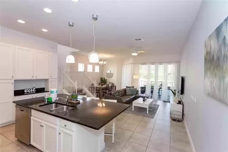 Open floor plan - 134 CAPTIVA DR, DAVENPORT