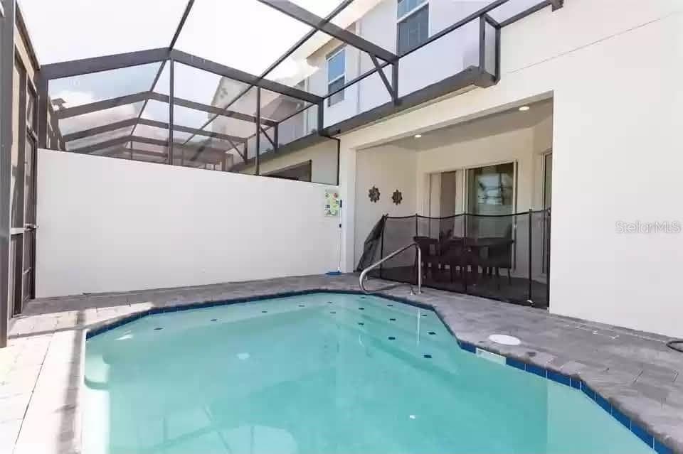 private pool - 134 CAPTIVA DR, DAVENPORT