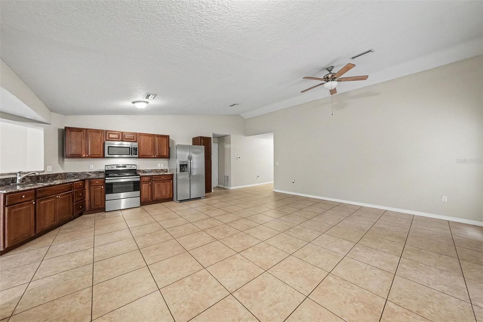Single Family Residence at 7623 BRAMBLEWOOD DR, PORT RICHEY, photo 6 of 19