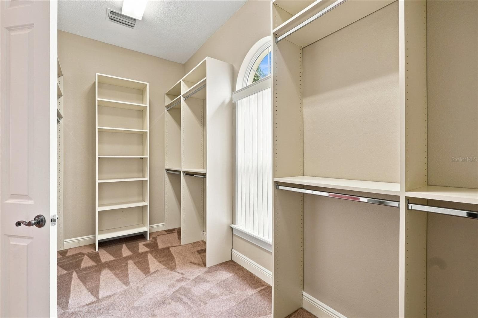 Primary Suite Walk-in Closet - 17535 COBBLESTONE LN, CLERMONT