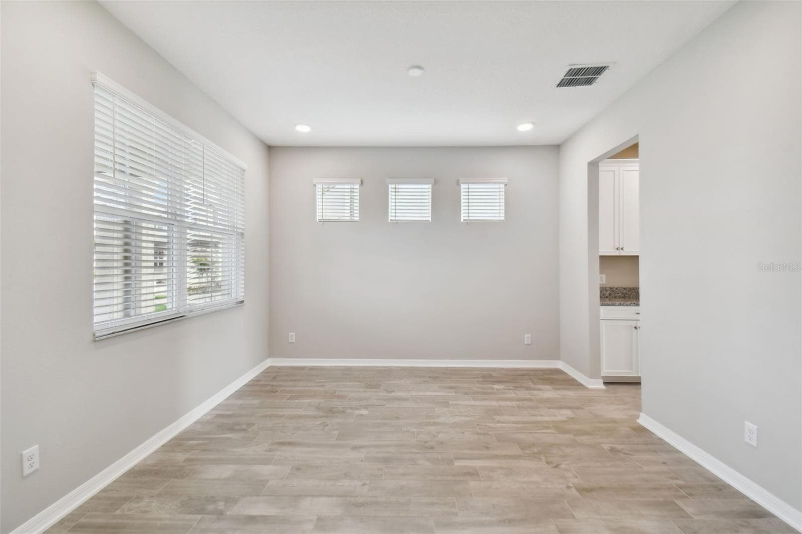 Single Family Residence at 38190 SHALE STONE CT, ZEPHYRHILLS, photo 11 of 76