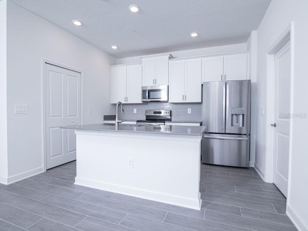 Townhouse at 11758 BOLDFACE DR, ORLANDO, photo 8 of 27