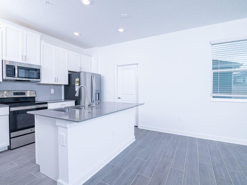 Townhouse at 11758 BOLDFACE DR, ORLANDO, photo 9 of 27