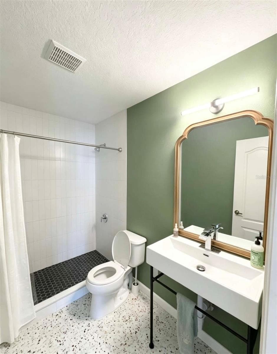 Guest Bathroom - 731 FORESTGREEN CT, ORLANDO