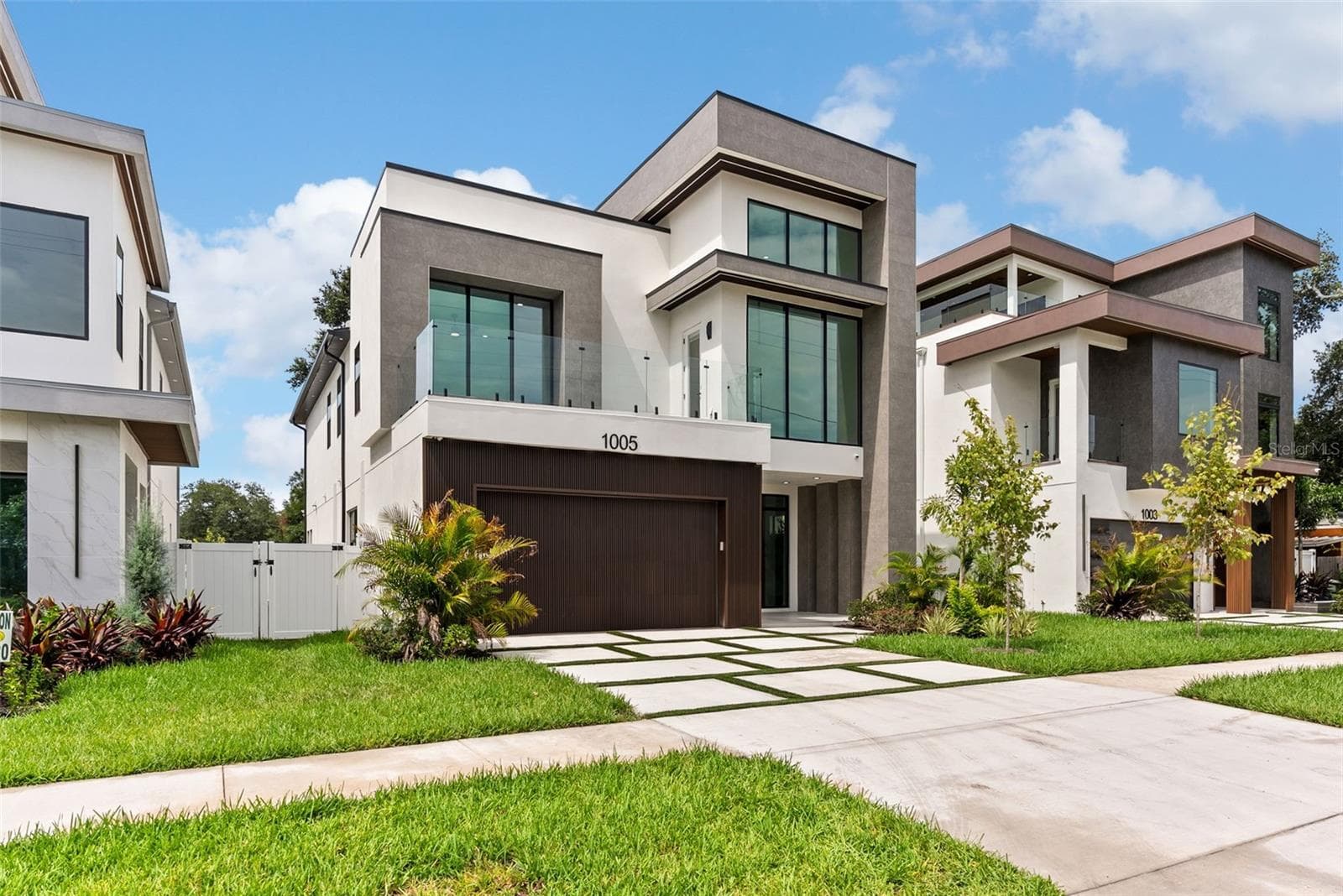 Single Family Residence at 1005 W BRADDOCK ST, TAMPA, photo 3 of 55