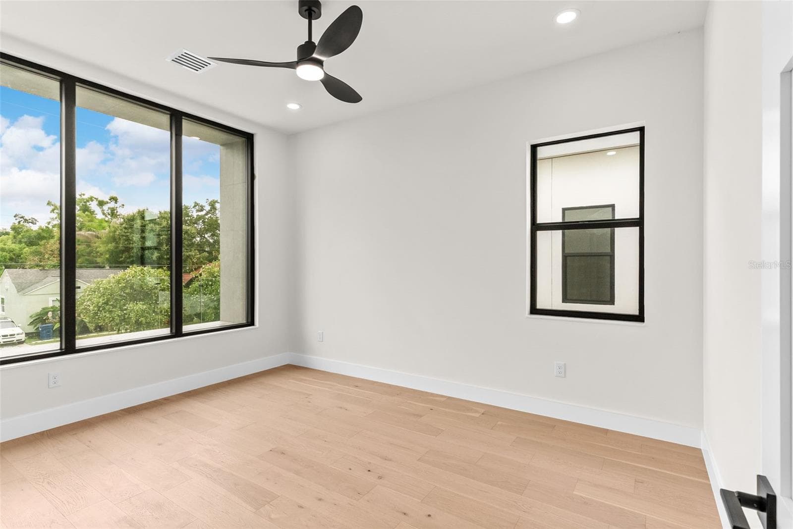 Single Family Residence at 1005 W BRADDOCK ST, TAMPA, photo 37 of 55