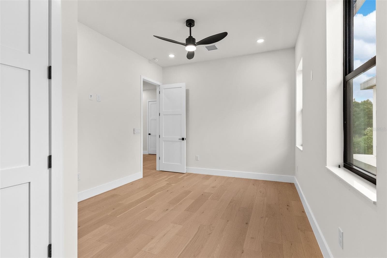 Single Family Residence at 1005 W BRADDOCK ST, TAMPA, photo 42 of 55