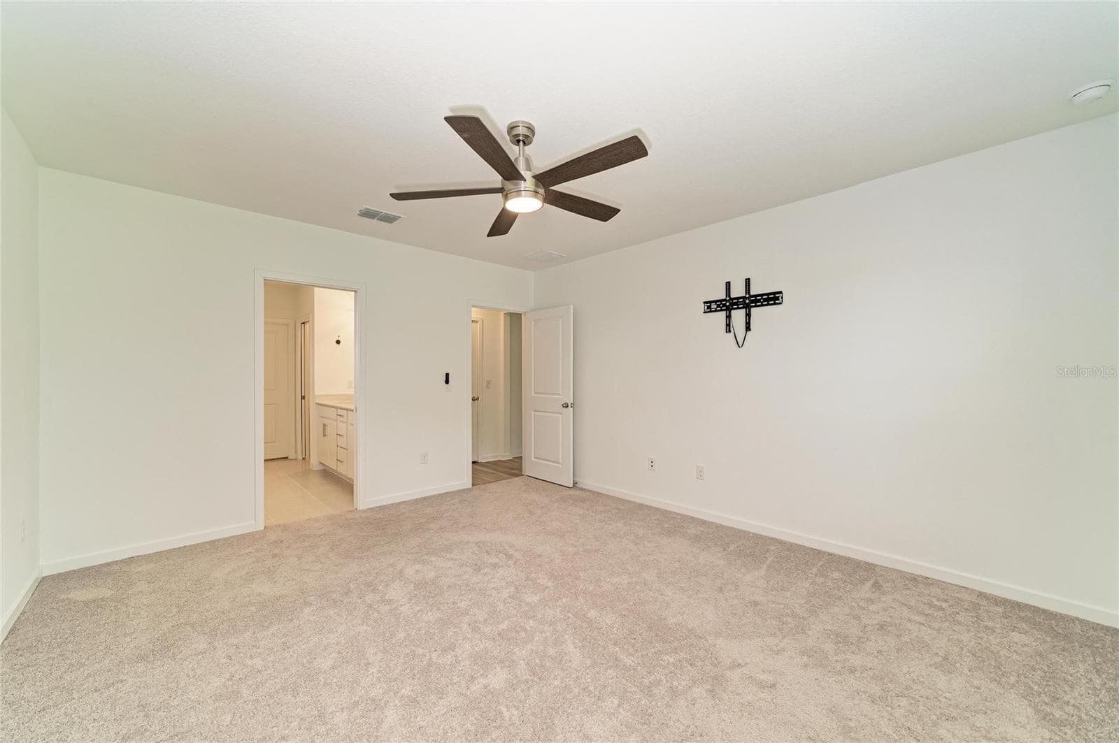 LARGE Primary Suite - 12703 BLUE REFLECTION AVE, PARRISH