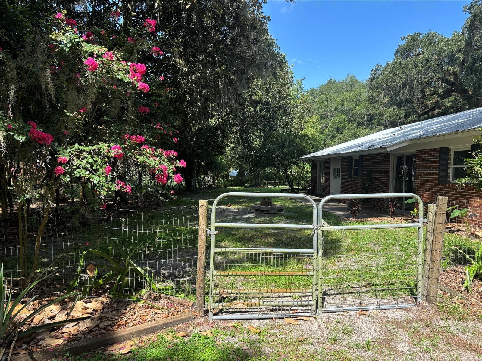 Pasture 2 / back patio - 13565 NE 38TH AVE, ANTHONY
