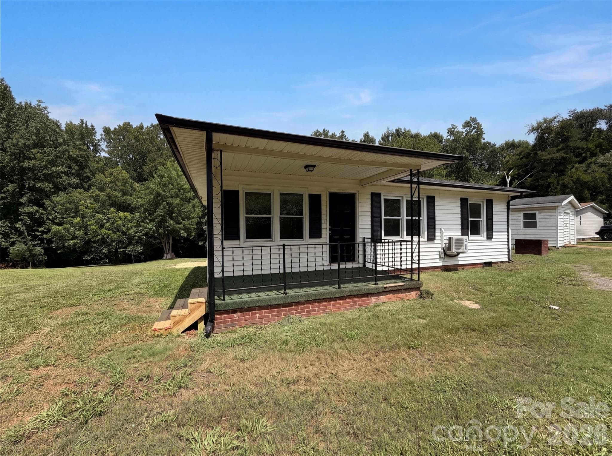 Single Family Residence at 704 Morningside Drive, Mount Holly, photo 18 of 20