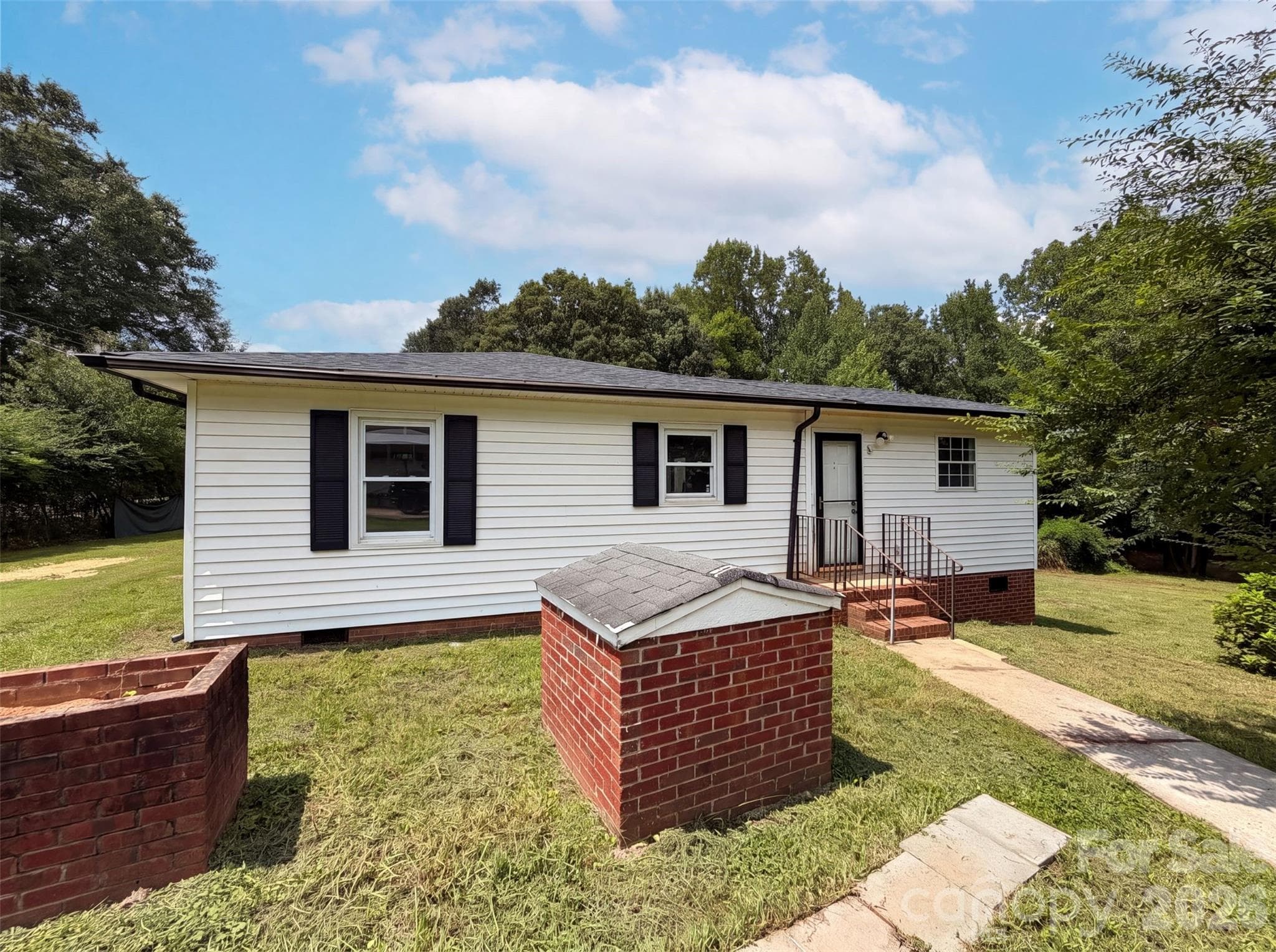 Single Family Residence at 704 Morningside Drive, Mount Holly, photo 19 of 20