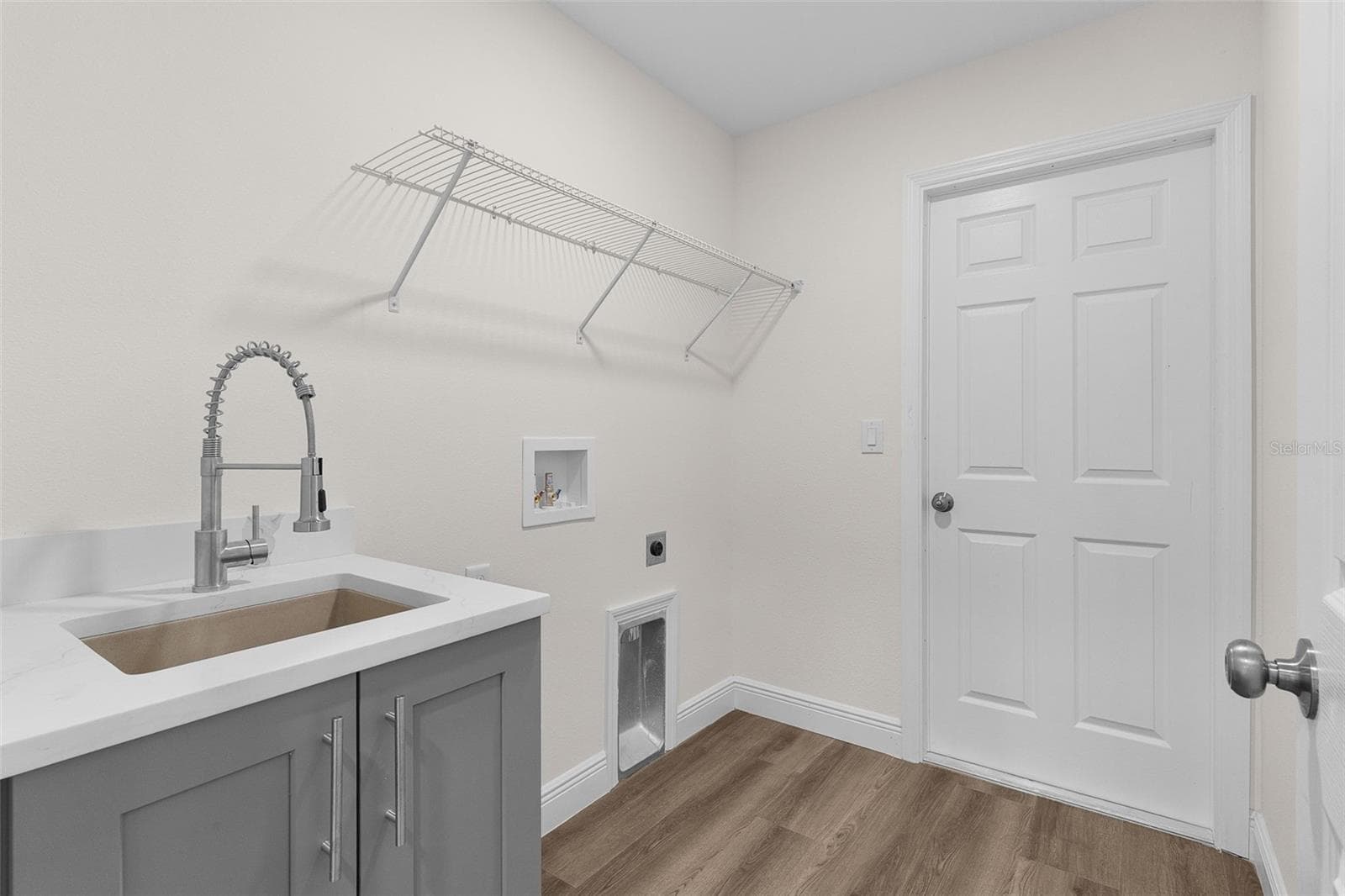 laundry room with sink - 8277 SE 158TH ST, SUMMERFIELD