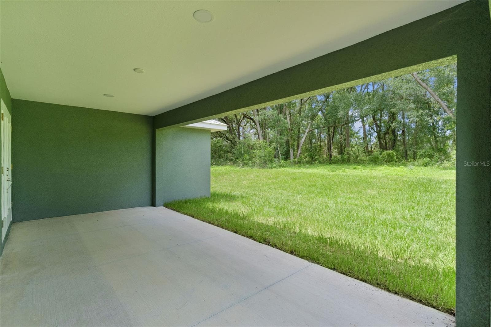 Large Covered Lanai - 8277 SE 158TH ST, SUMMERFIELD