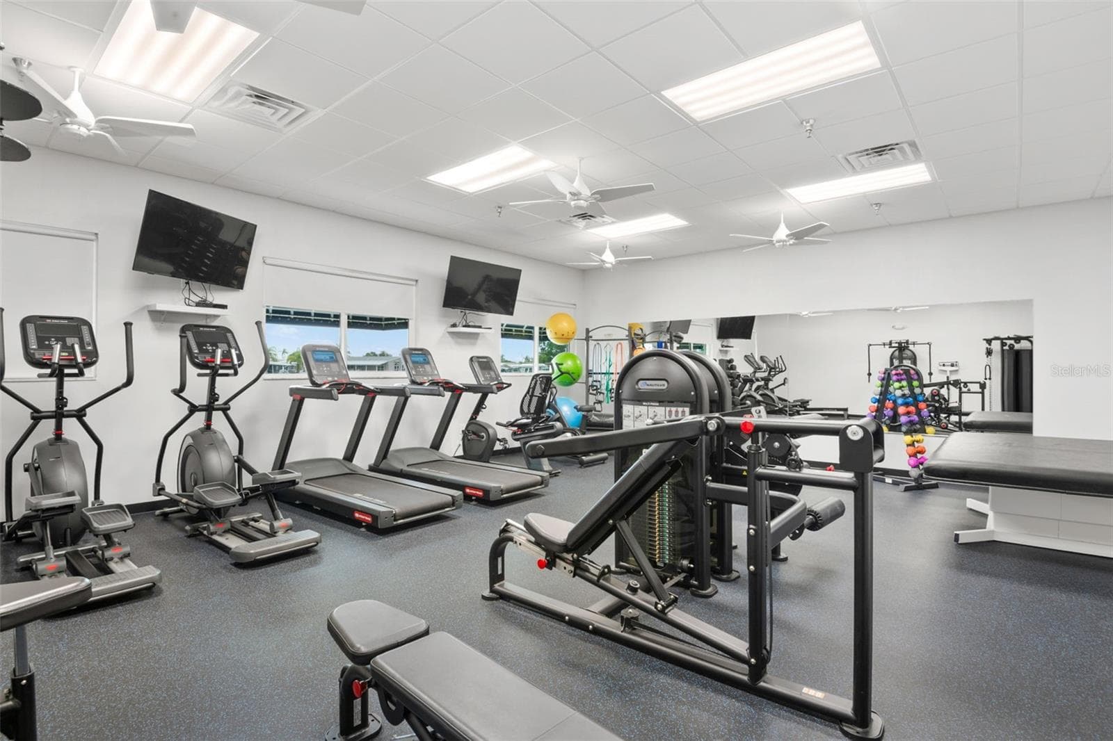 fitness center - 436 MOUNT OAK AVE NE #747, ST PETERSBURG