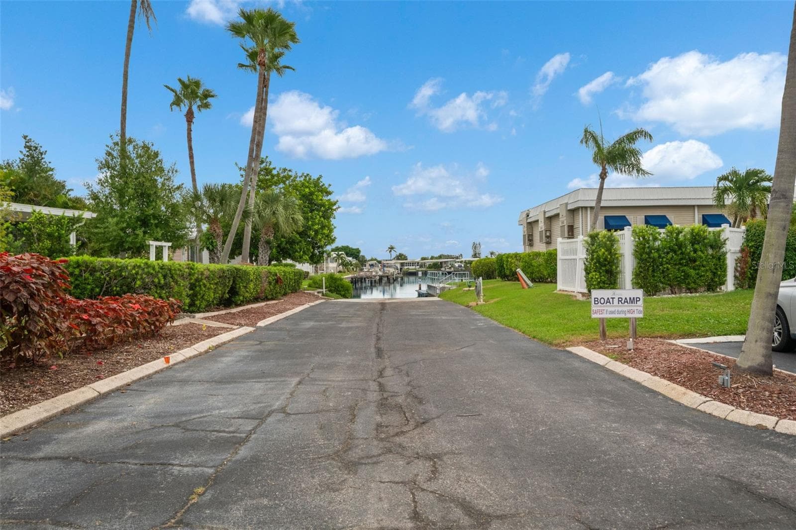 boat ramp - 436 MOUNT OAK AVE NE #747, ST PETERSBURG