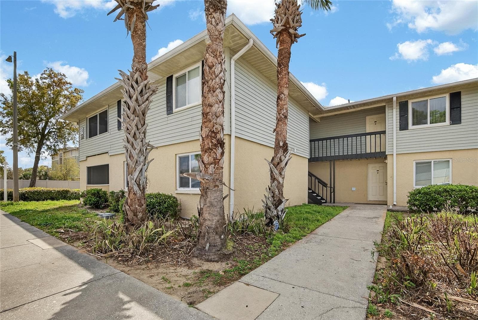 202 RED MAPLE PL #202