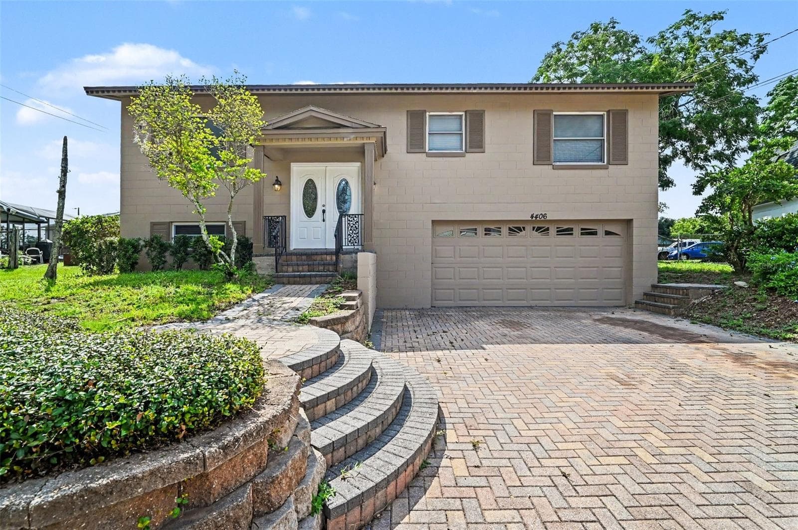4406 URBAN CT