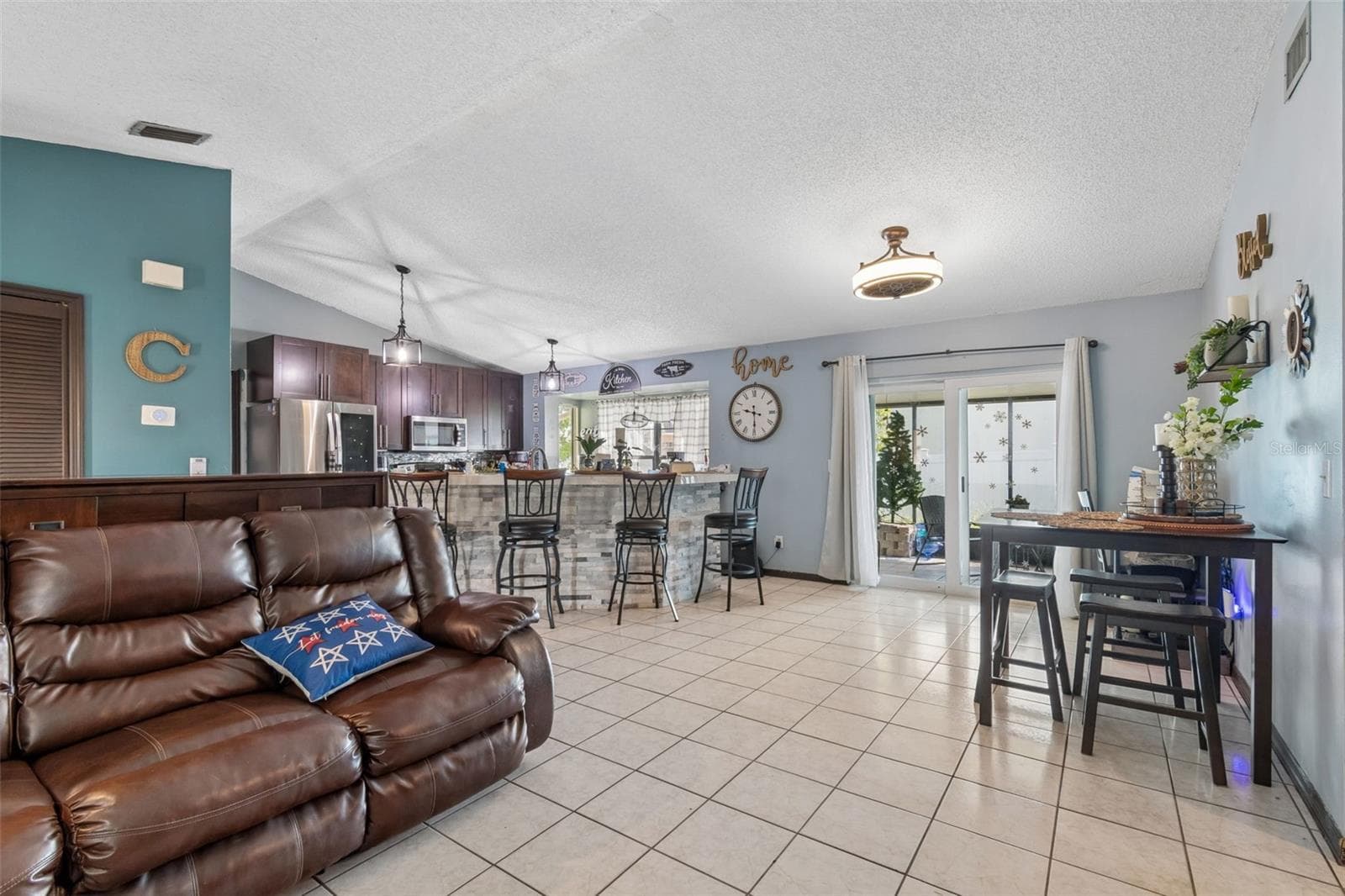 Single Family Residence at 10326 OUT ISLAND DR, TAMPA, photo 9 of 41