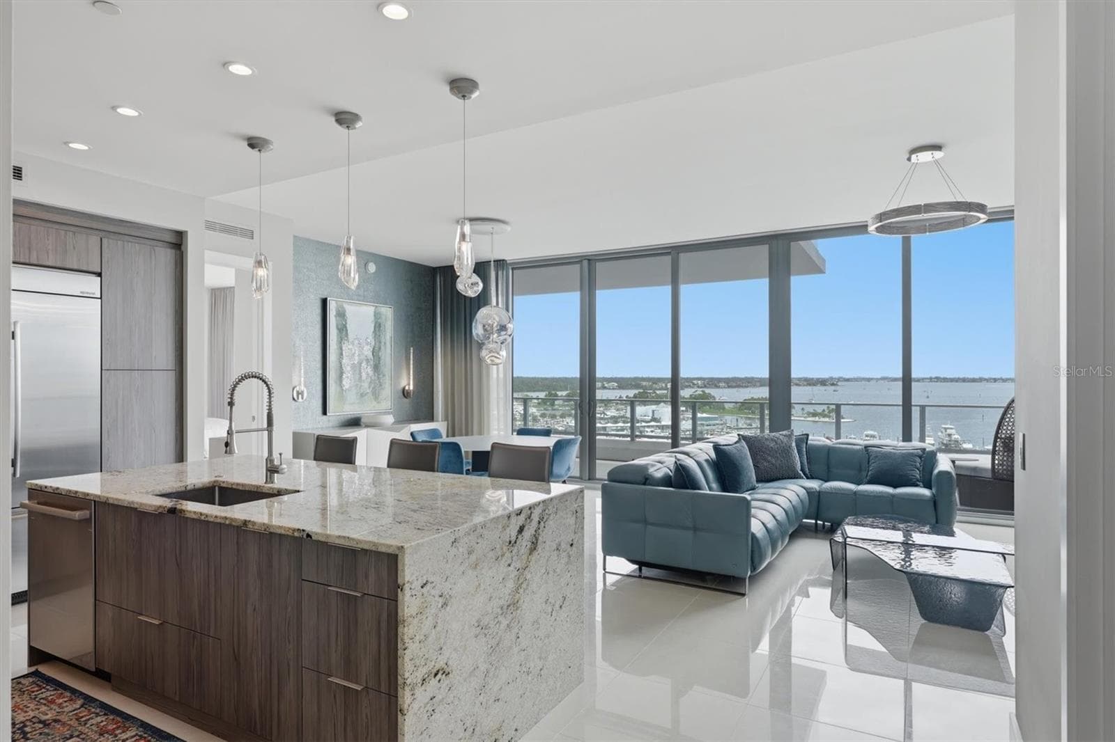 Just look at that view! An entire wall of pocket sliders! - 1155 N GULFSTREAM AVE #807, SARASOTA