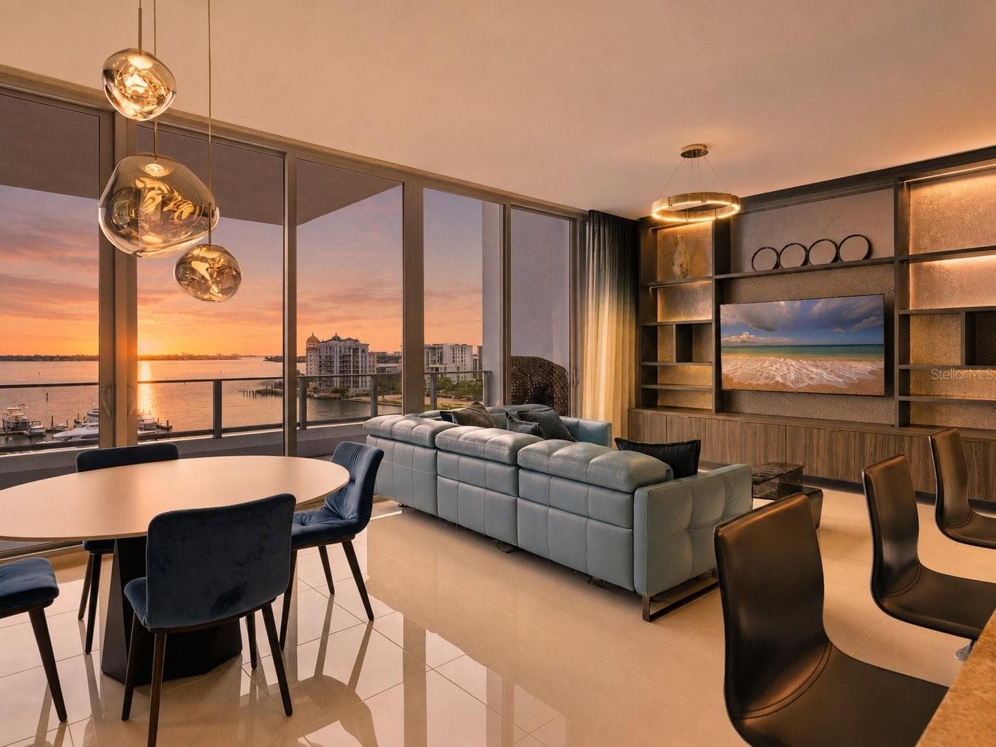 Enjoy cocktails at sunset - 1155 N GULFSTREAM AVE #807, SARASOTA