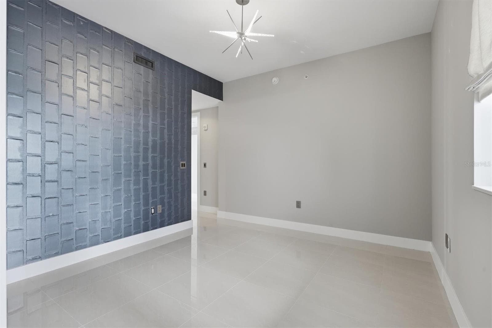 Gorgeous accent wall in Bedroom 2 - 1155 N GULFSTREAM AVE #807, SARASOTA