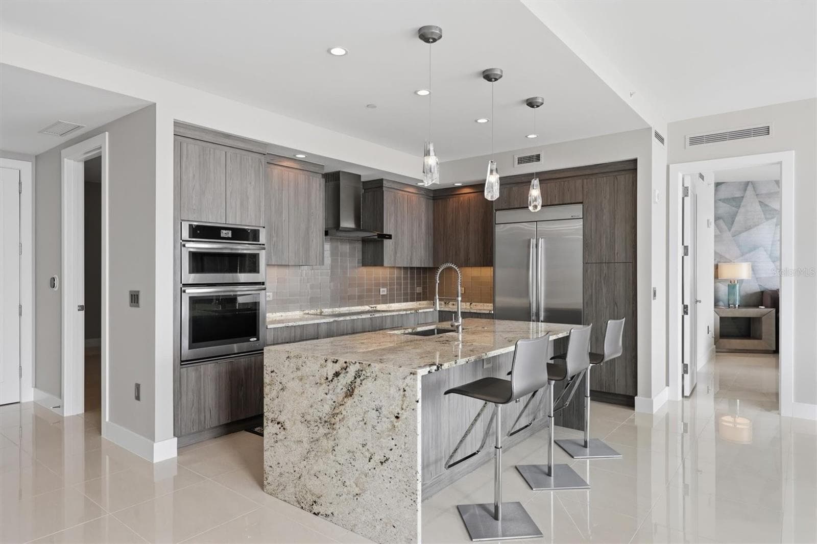 Upgraded Jenn-Air appliances - 1155 N GULFSTREAM AVE #807, SARASOTA