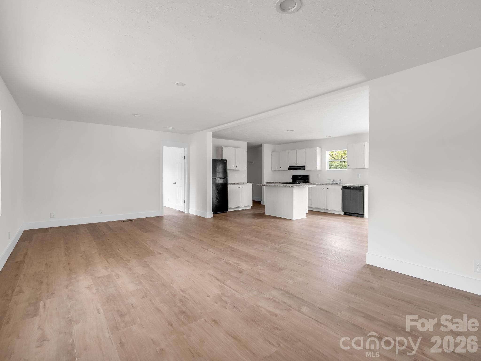 Single Family Residence at 115 Maplewood Knoll Drive, Flat Rock, photo 6 of 35