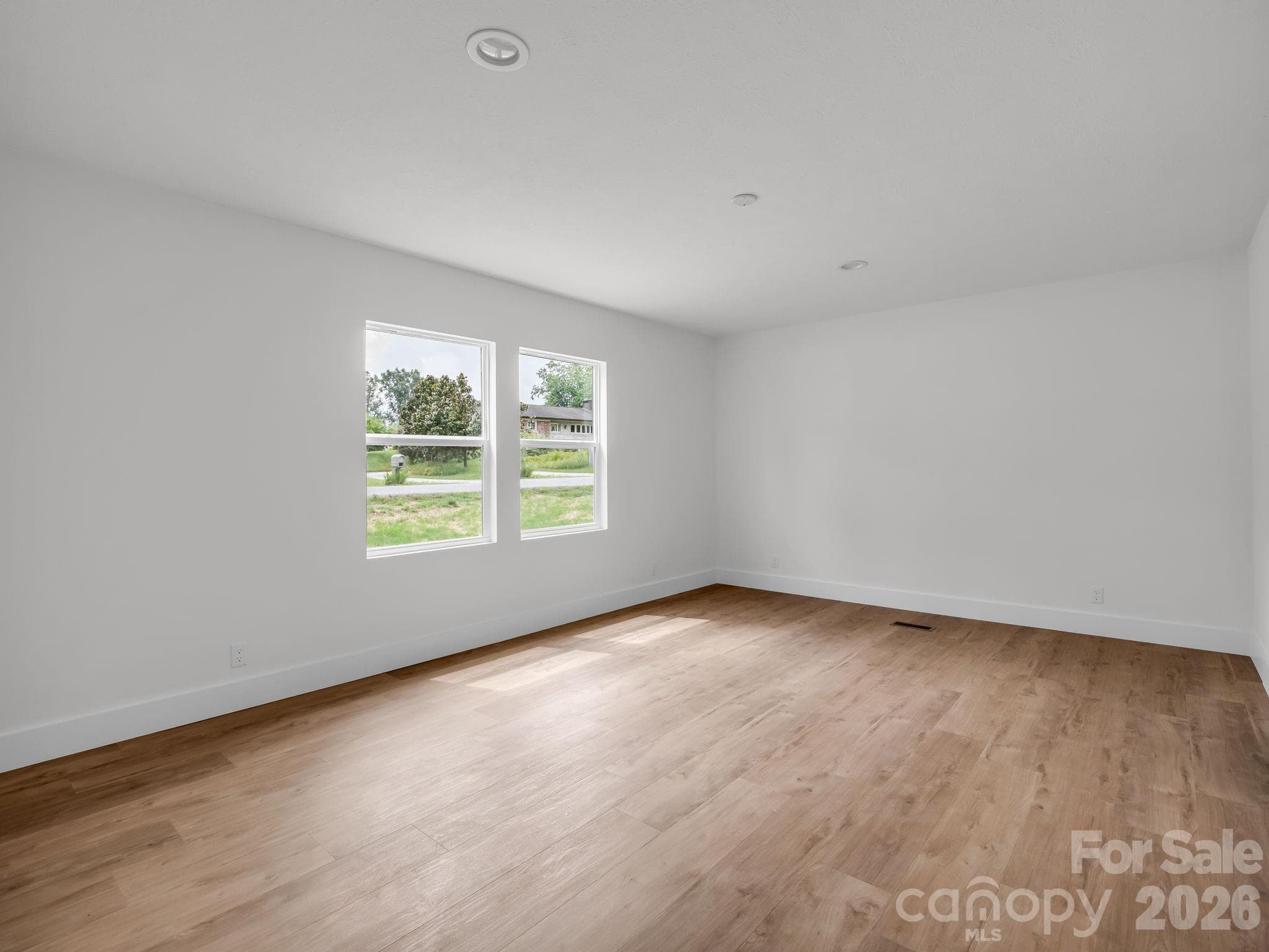 Single Family Residence at 115 Maplewood Knoll Drive, Flat Rock, photo 16 of 35