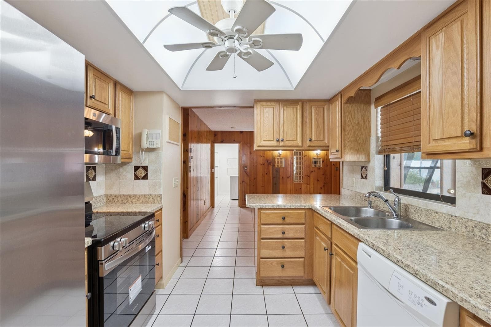 Single Family Residence at 1391 AVALON BLVD, CASSELBERRY, photo 8 of 40