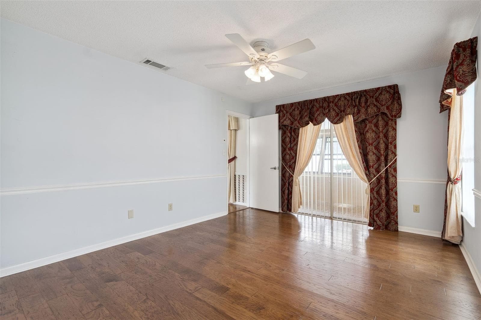 Single Family Residence at 1391 AVALON BLVD, CASSELBERRY, photo 12 of 40