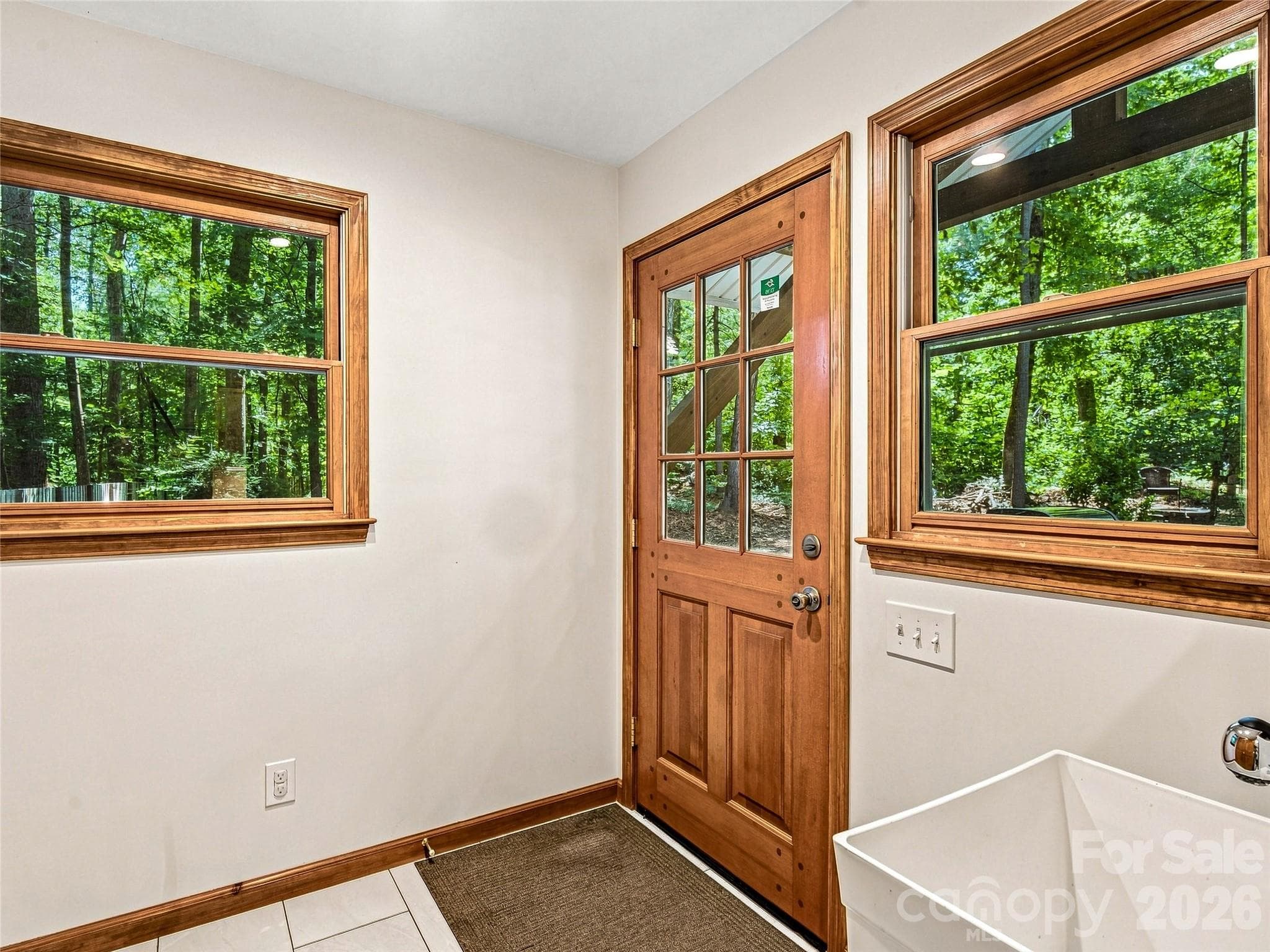 Single Family Residence at 70 Promised Ridge Drive, Hendersonville, photo 11 of 48