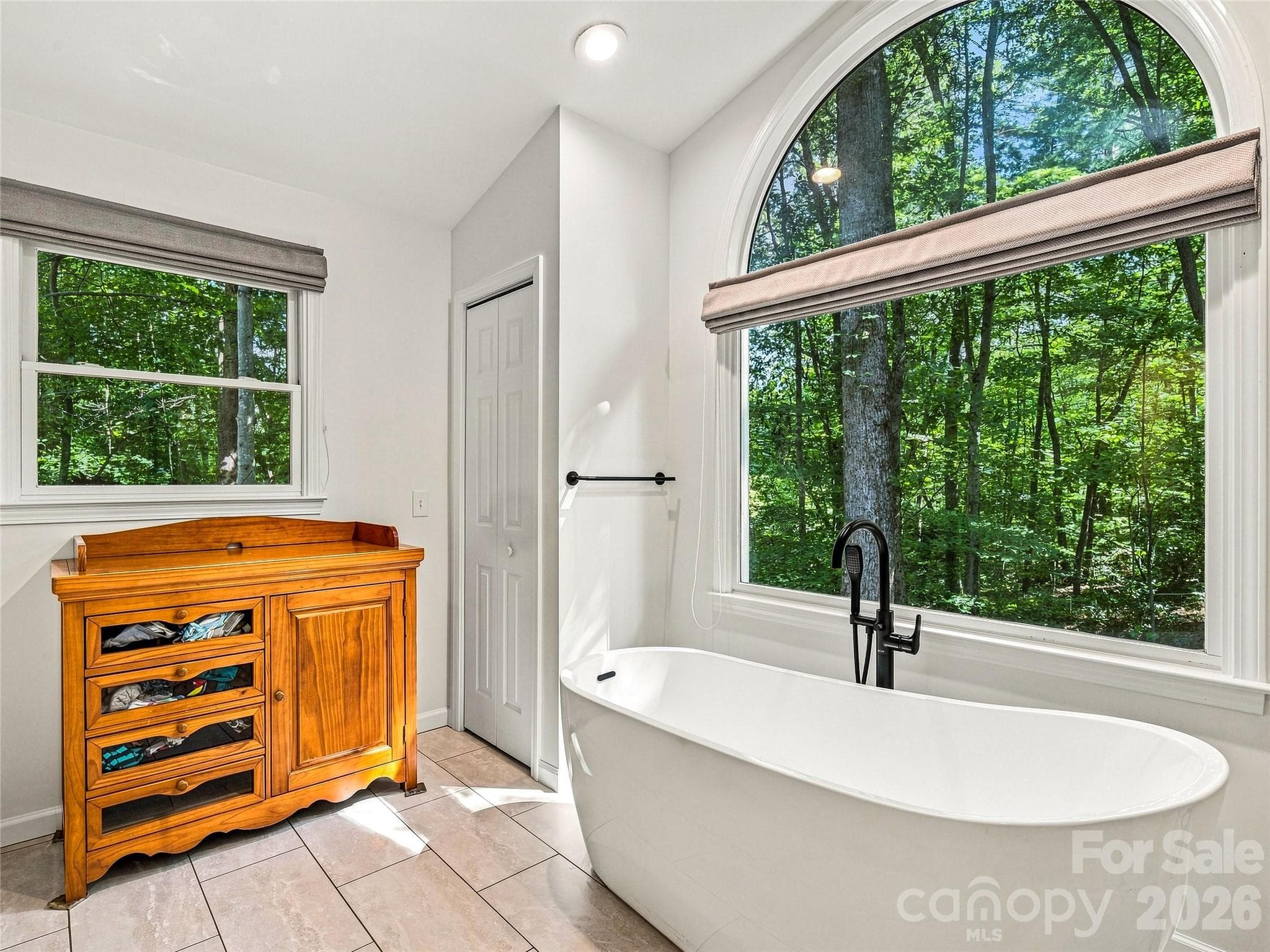 Single Family Residence at 70 Promised Ridge Drive, Hendersonville, photo 18 of 48