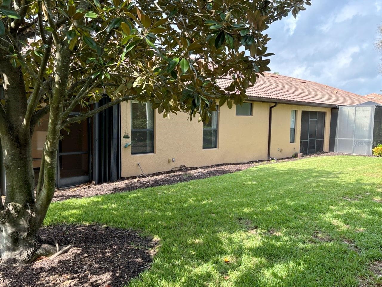 Villa at 229 SHELL FALLS DR, APOLLO BEACH, photo 3 of 19