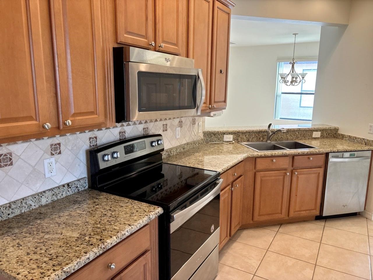 Villa at 229 SHELL FALLS DR, APOLLO BEACH, photo 5 of 19