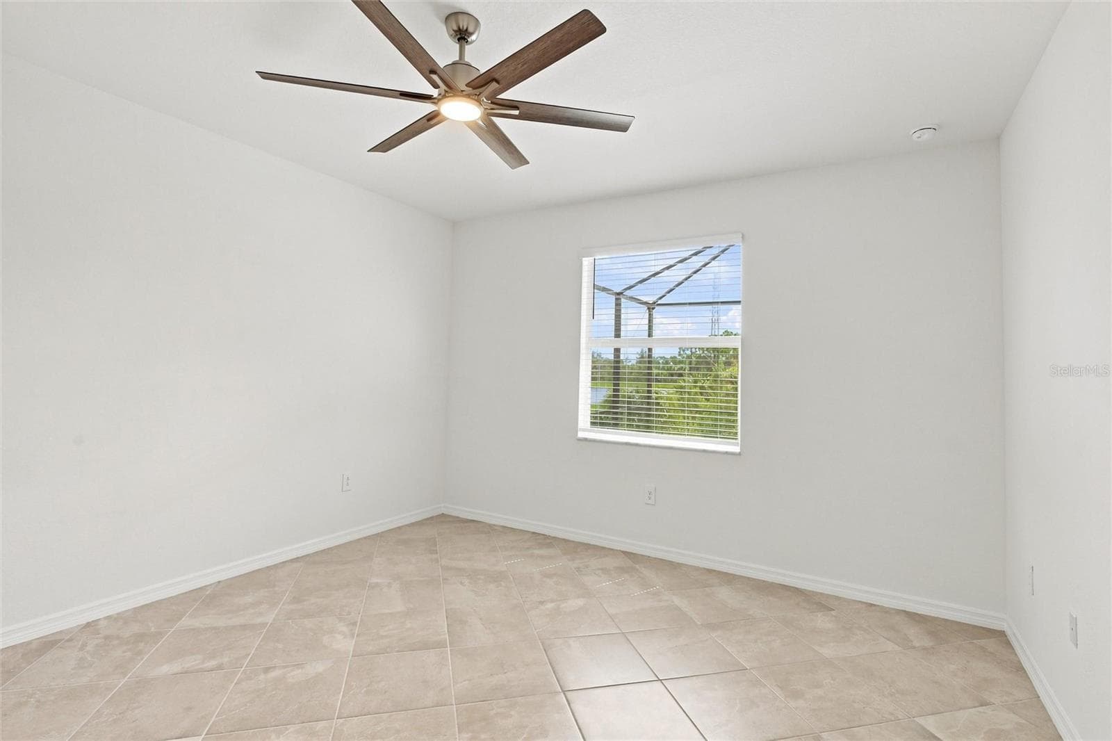 Single Family Residence at 11296 PINOT DR, VENICE, photo 16 of 50