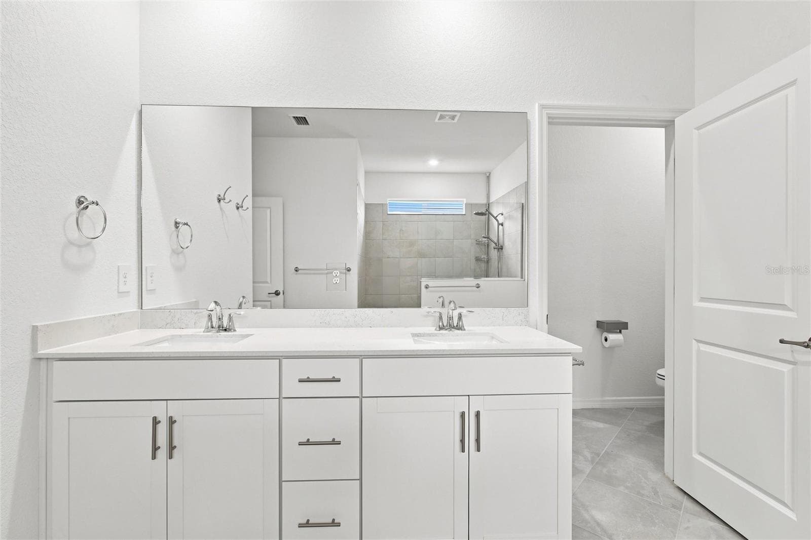 Single Family Residence at 11296 PINOT DR, VENICE, photo 21 of 50