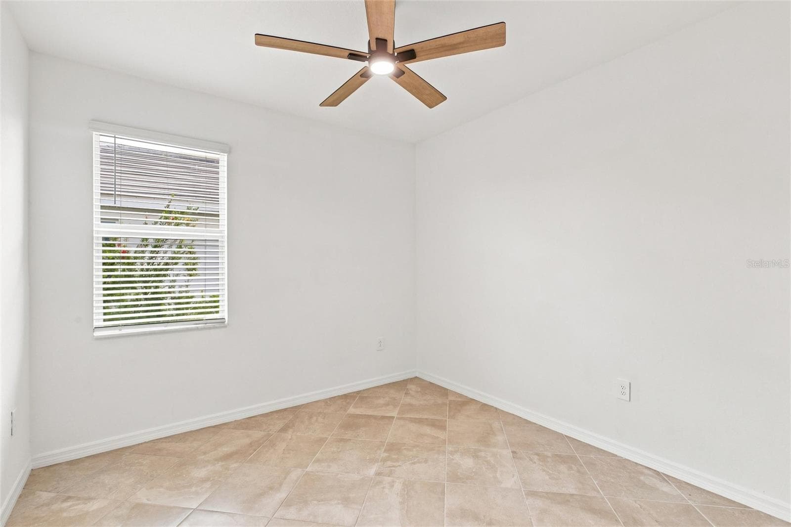 Single Family Residence at 11296 PINOT DR, VENICE, photo 24 of 50