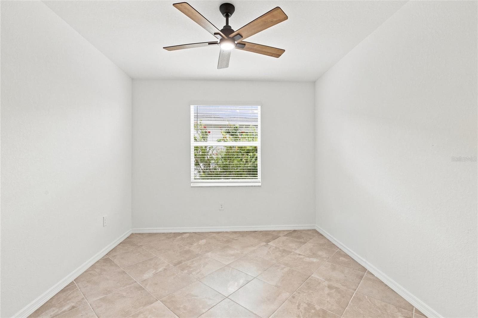 Single Family Residence at 11296 PINOT DR, VENICE, photo 35 of 50