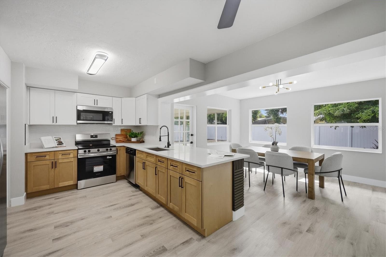 Single Family Residence at 4219 DEERFIELD DR, SARASOTA, photo 10 of 40