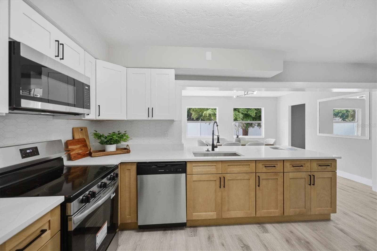 Single Family Residence at 4219 DEERFIELD DR, SARASOTA, photo 11 of 40