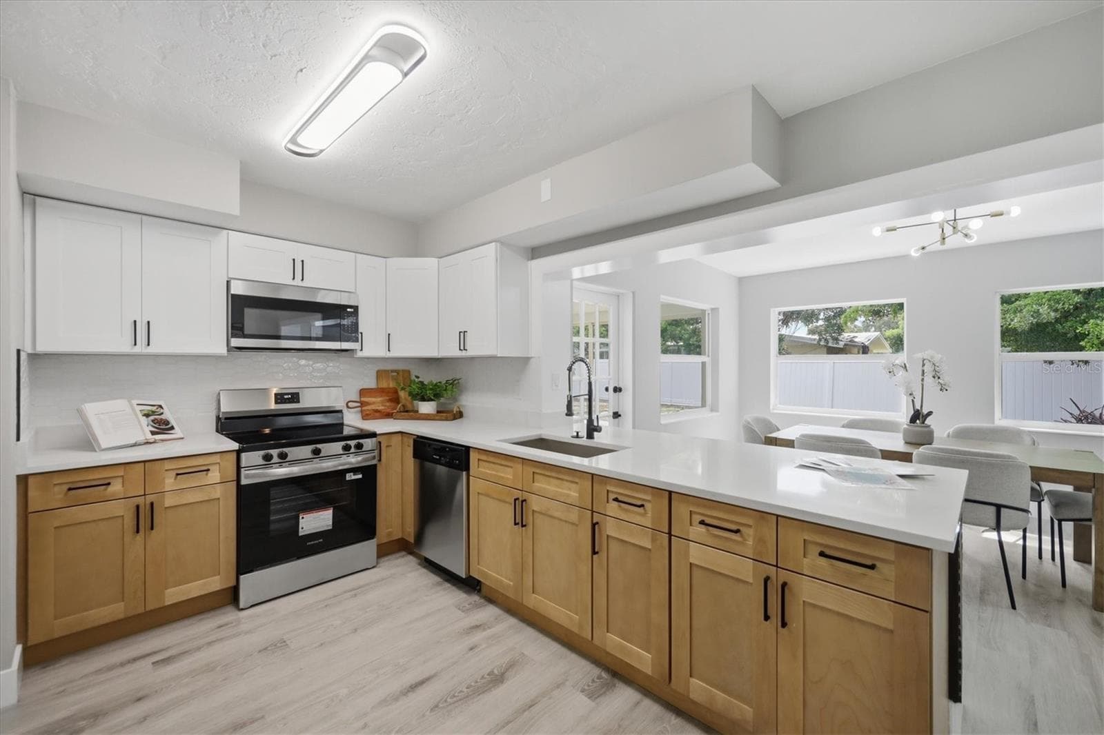 Single Family Residence at 4219 DEERFIELD DR, SARASOTA, photo 13 of 40