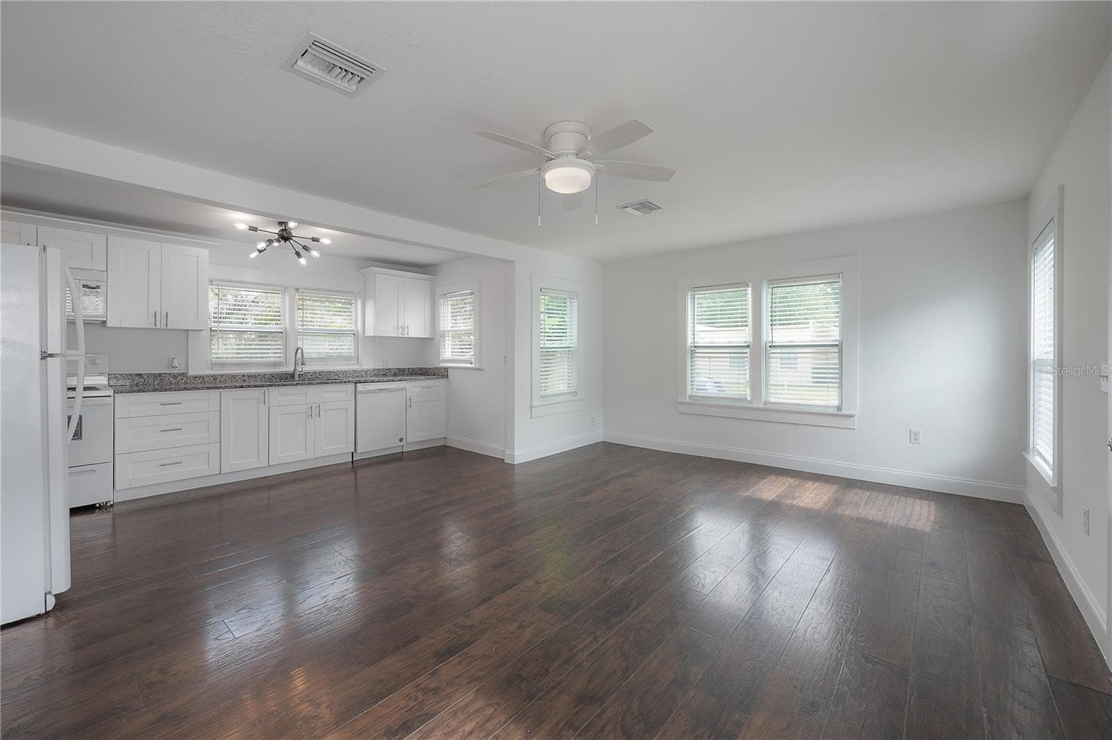 Duplex at 405 E CAYUGA ST, TAMPA, photo 13 of 54