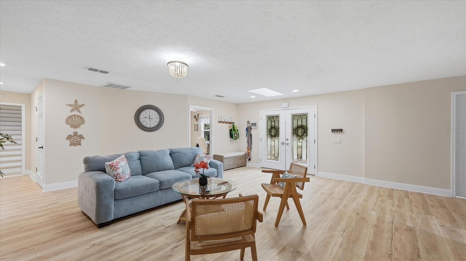 View of foyer with office in background - 15127 PENNINGTON RD, TAMPA