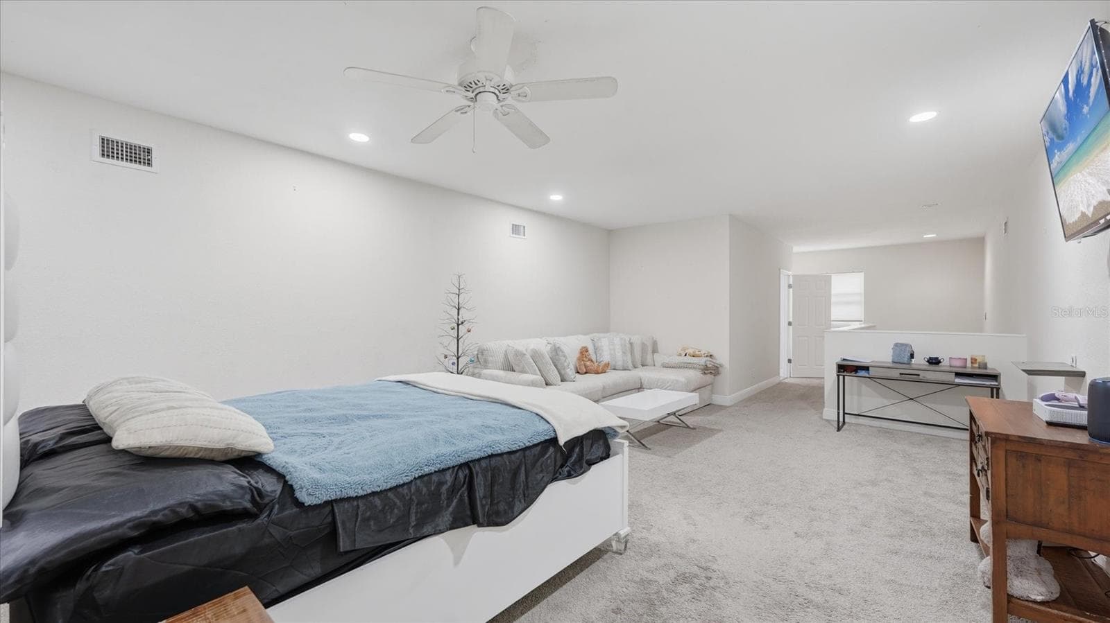 5th bedroom suite is currently set up as a teen suite but could be used as an In-Law Suite, Bonus Room and more - 15127 PENNINGTON RD, TAMPA